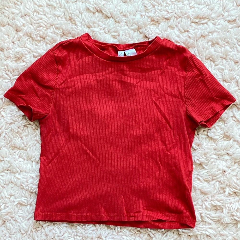 Red ribbed crop top
